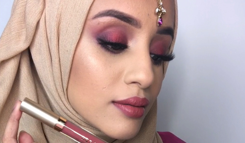 Beauty blogger Safiyah Tasneem announces update